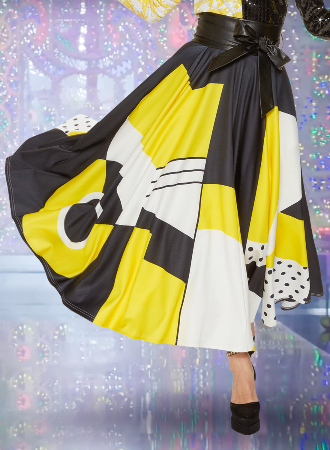 Love the Queen - 17501S - Belted Novelty Fabric Print Skirt