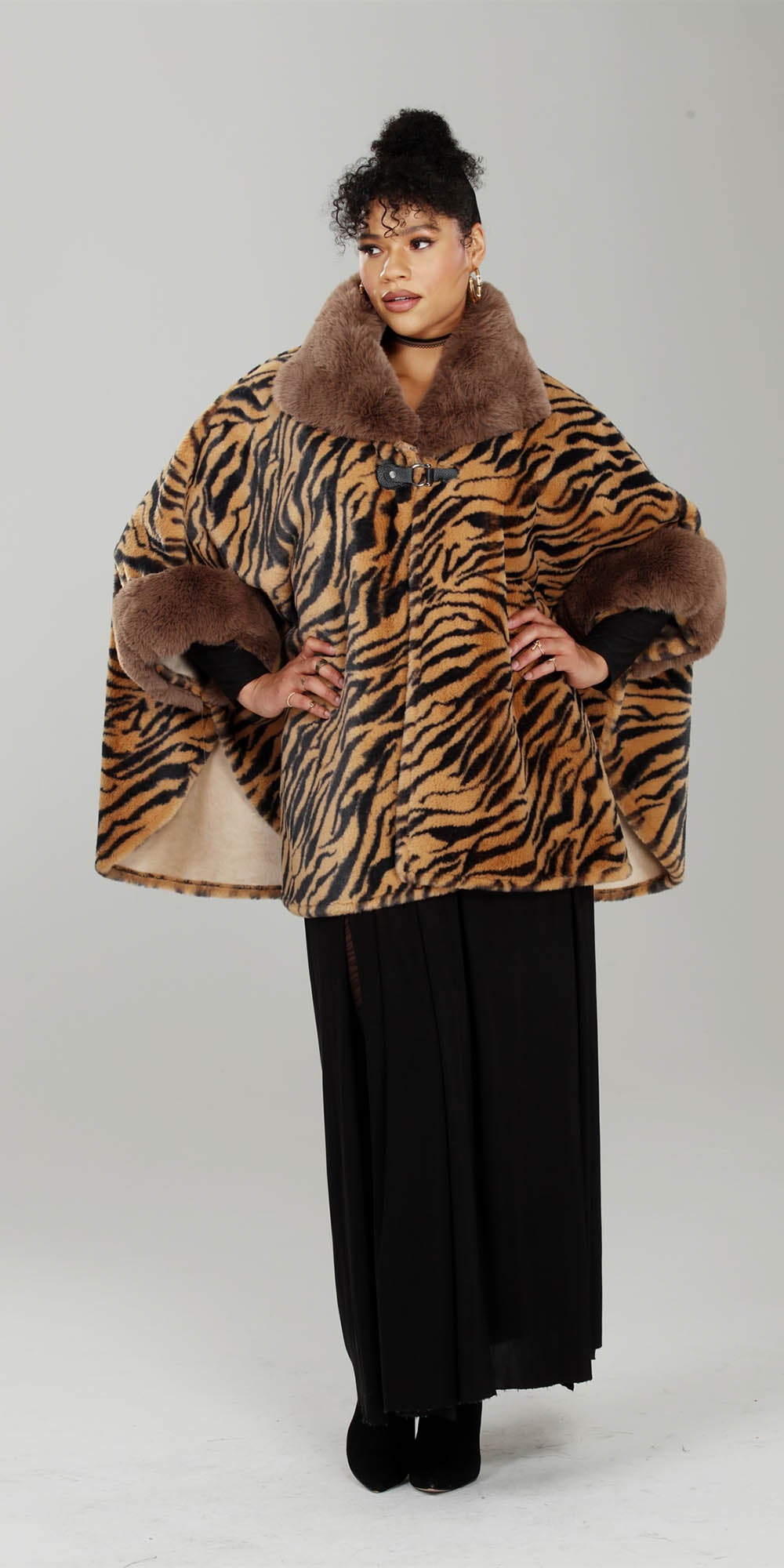 Luxe Moda LM236 - Animal Print - Faux Fur Trim Print Cape