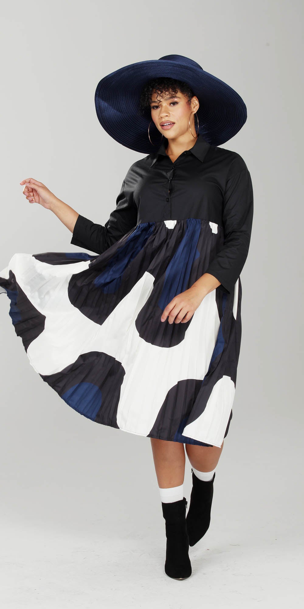 Luxe Moda - LM218 - Black White Navy - Pleated Print Collared Dress