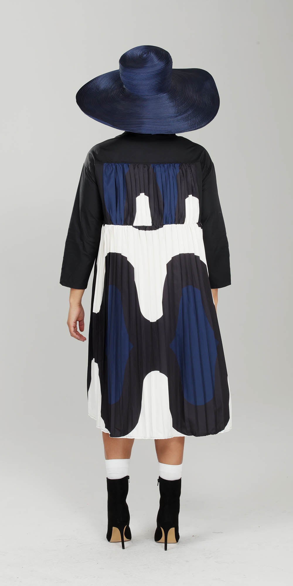 Luxe Moda - LM218 - Black White Navy - Pleated Print Collared Dress