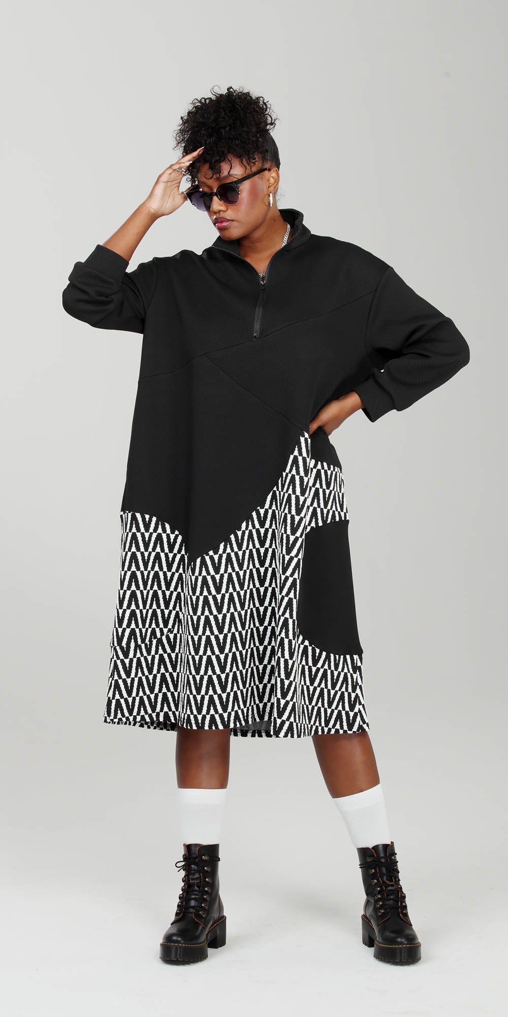 Luxe Moda - LM219 - Black White - Print Knit Zip Collar Dress