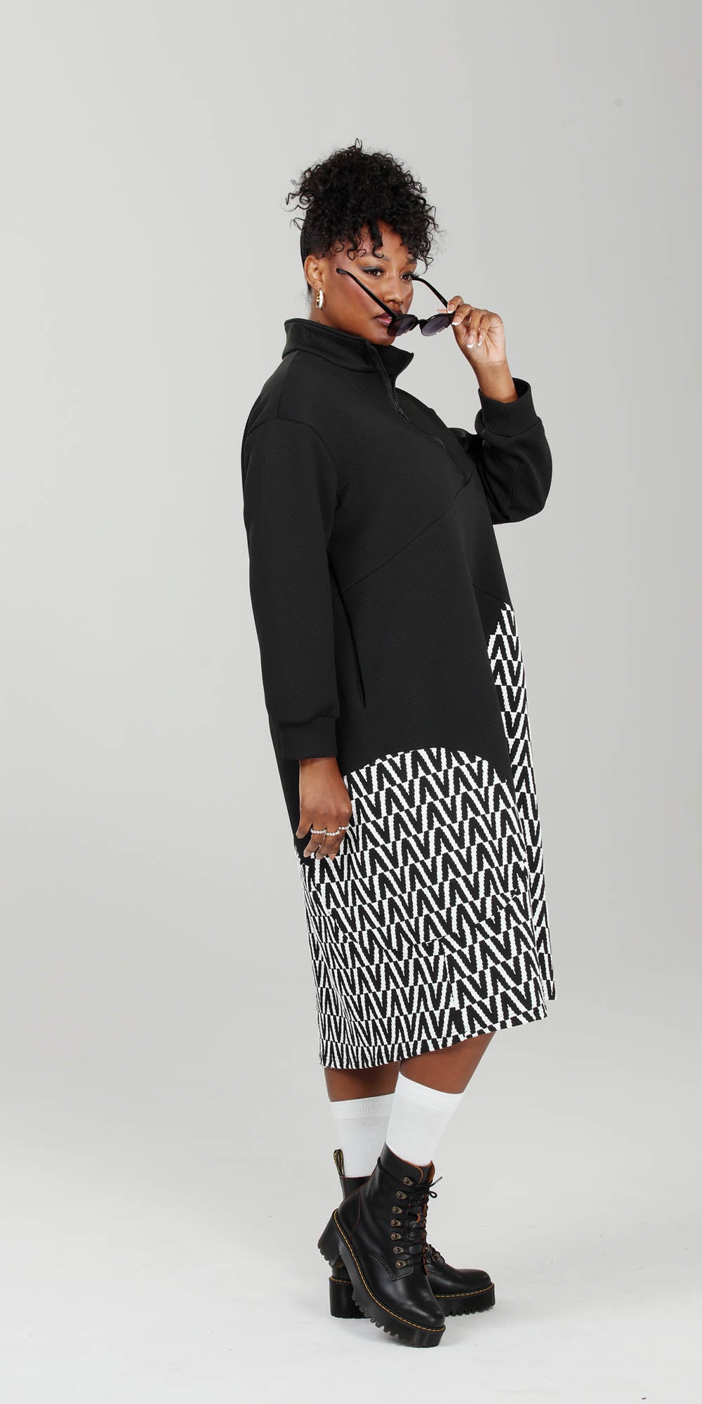 Luxe Moda - LM219 - Black White - Print Knit Zip Collar Dress