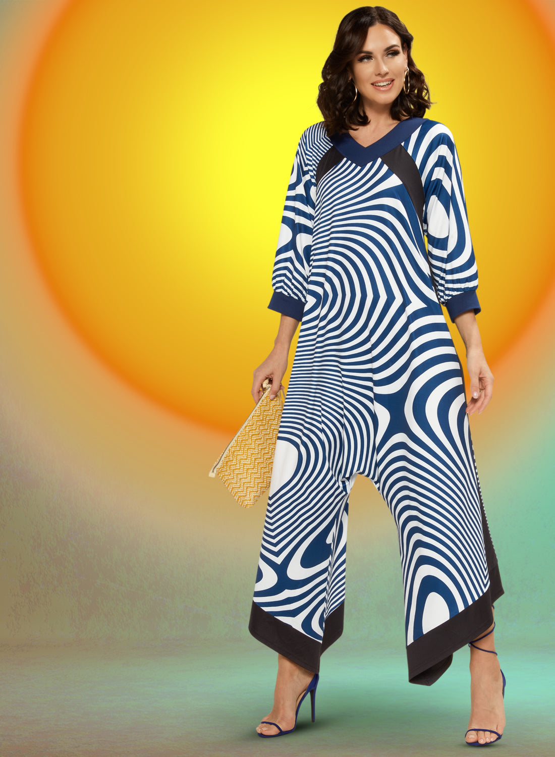 Love The Queen 17452 - Print Novelty Fabric Jumpsuit
