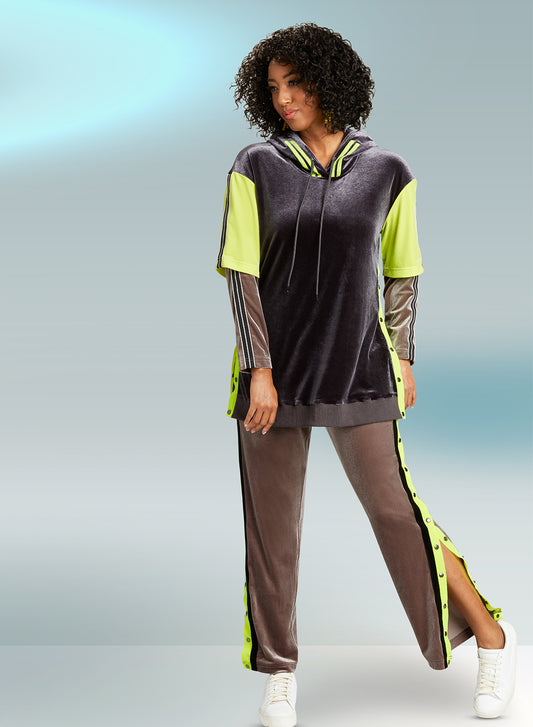Donna Vinci Sport 21010 - Stretch Velour Fabric Jog Set with Snaps and Pants with Pockets